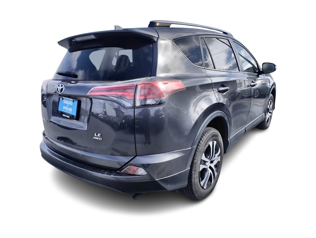 2017 Toyota RAV4 LE - Photo 22