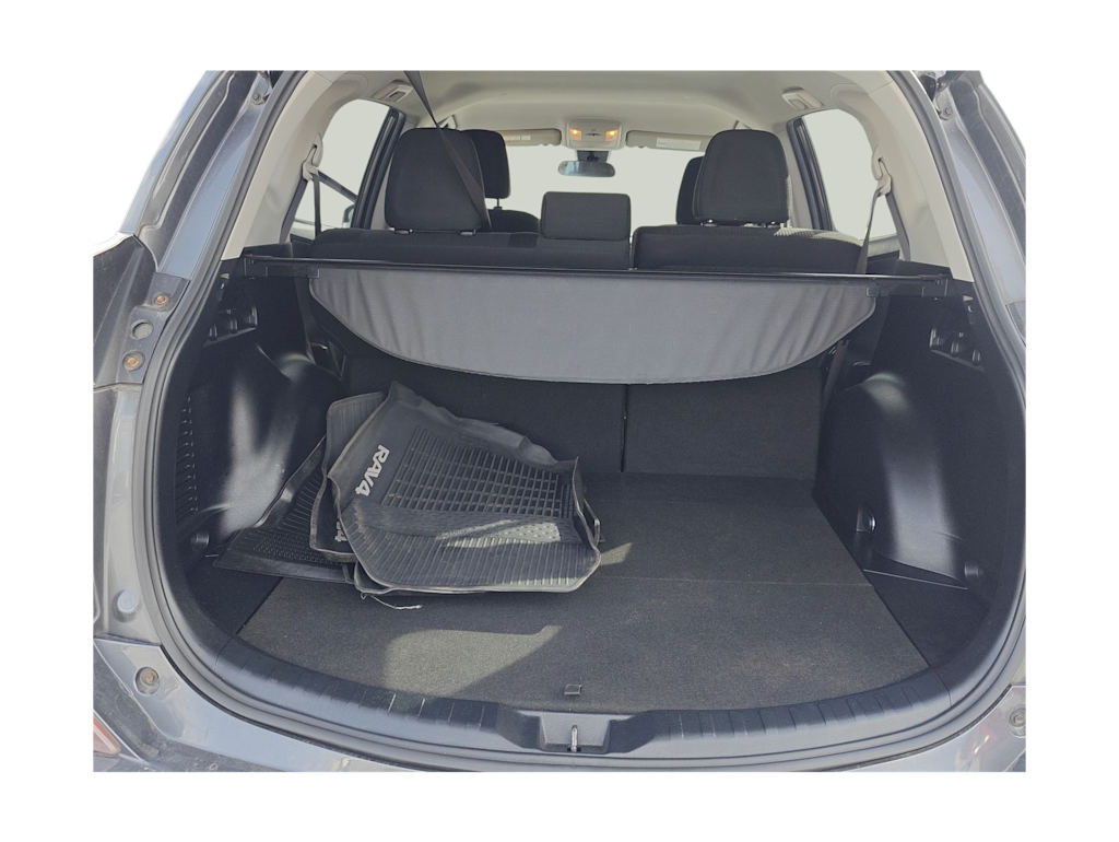 2017 Toyota RAV4 LE - Photo 17