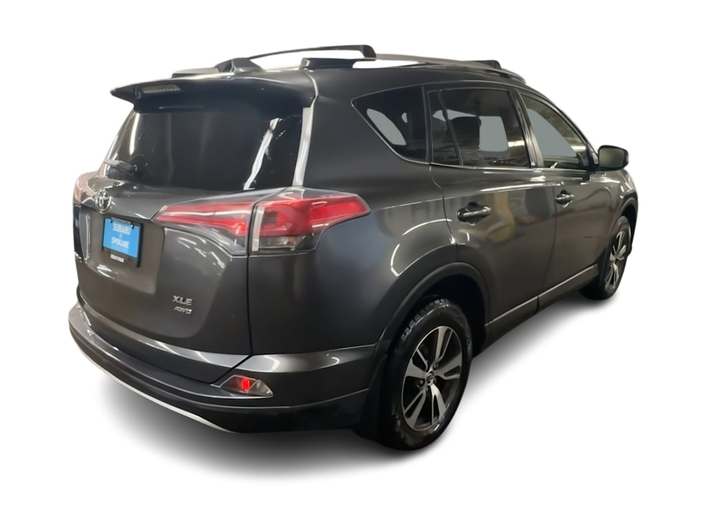 Thumbnail: 2016 Toyota RAV4 - 21