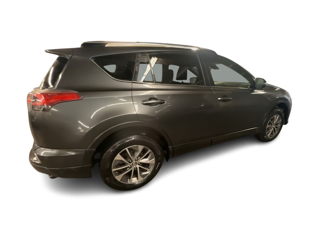 Thumbnail: 2018 Toyota RAV4 - 20