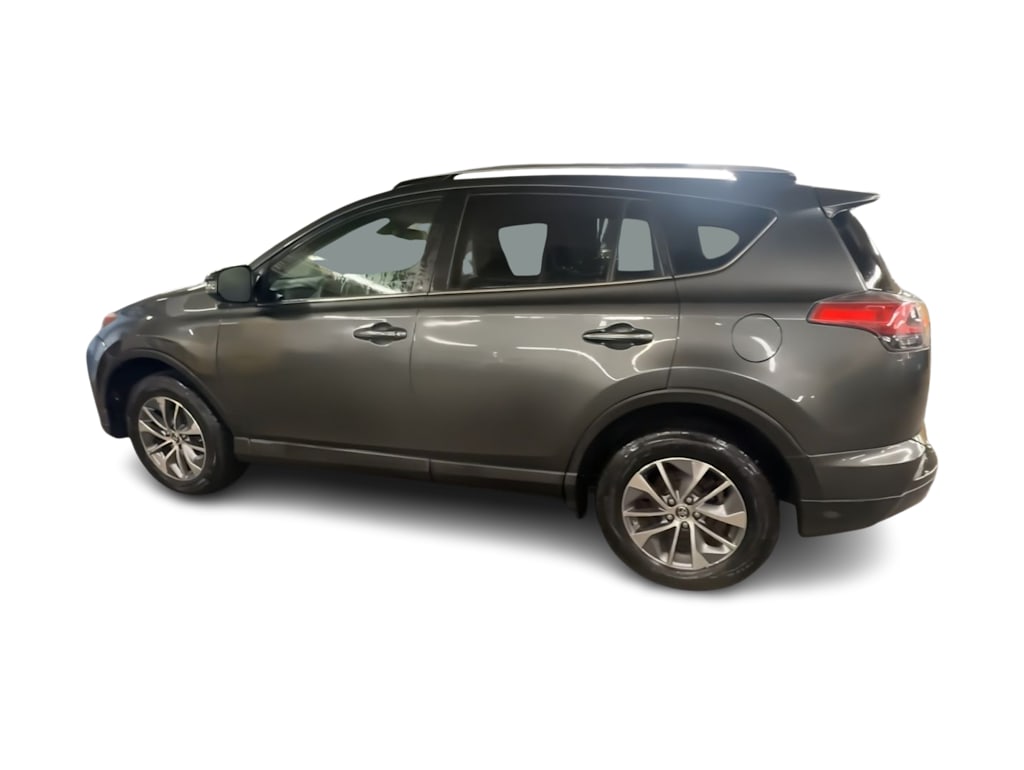 Thumbnail: 2018 Toyota RAV4 - 3