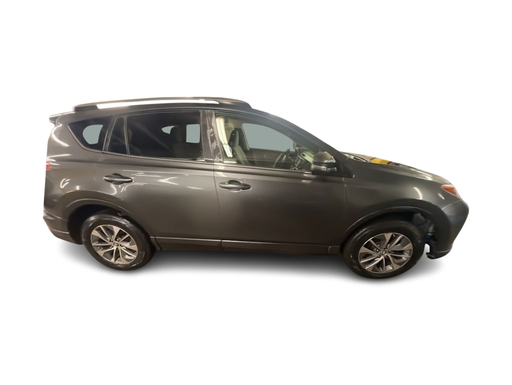 Thumbnail: 2018 Toyota RAV4 - 21