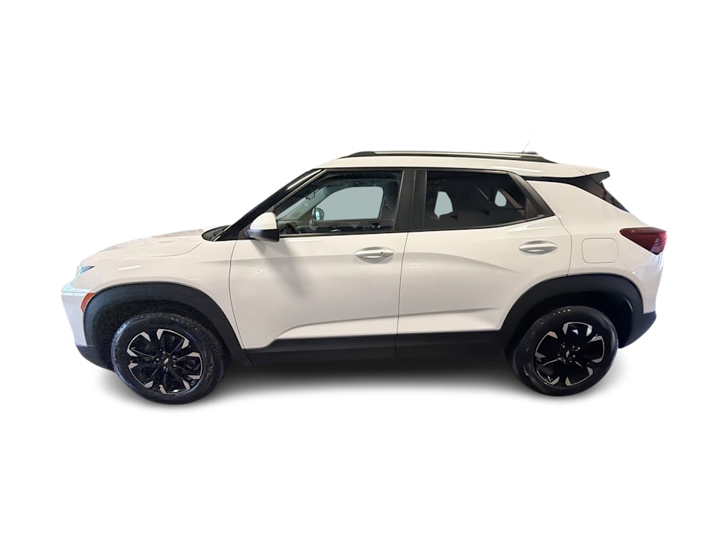 Thumbnail: 2021 Chevrolet TrailBlazer - 3