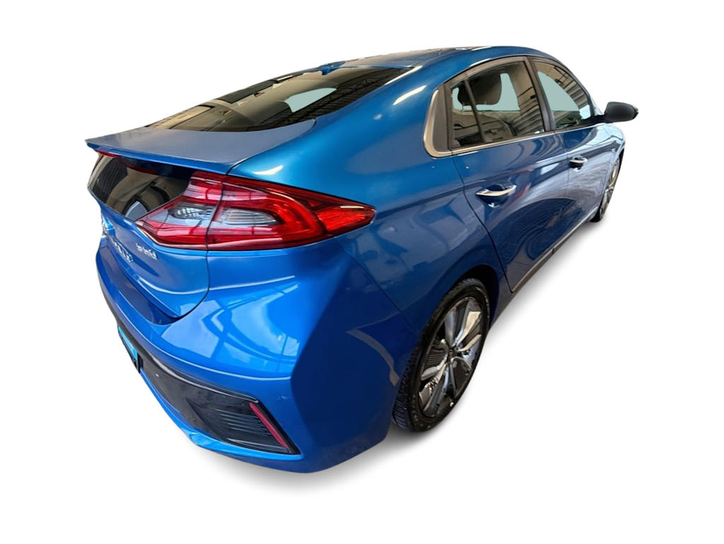 Thumbnail: 2017 Hyundai Ioniq - 22