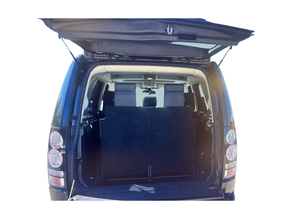 Thumbnail: 2015 Land Rover LR4 - 12