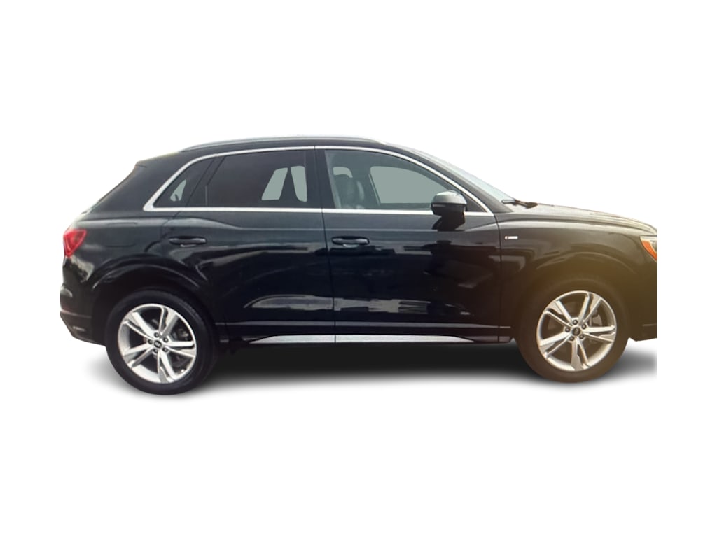 Thumbnail: 2022 Audi Q3 - 21