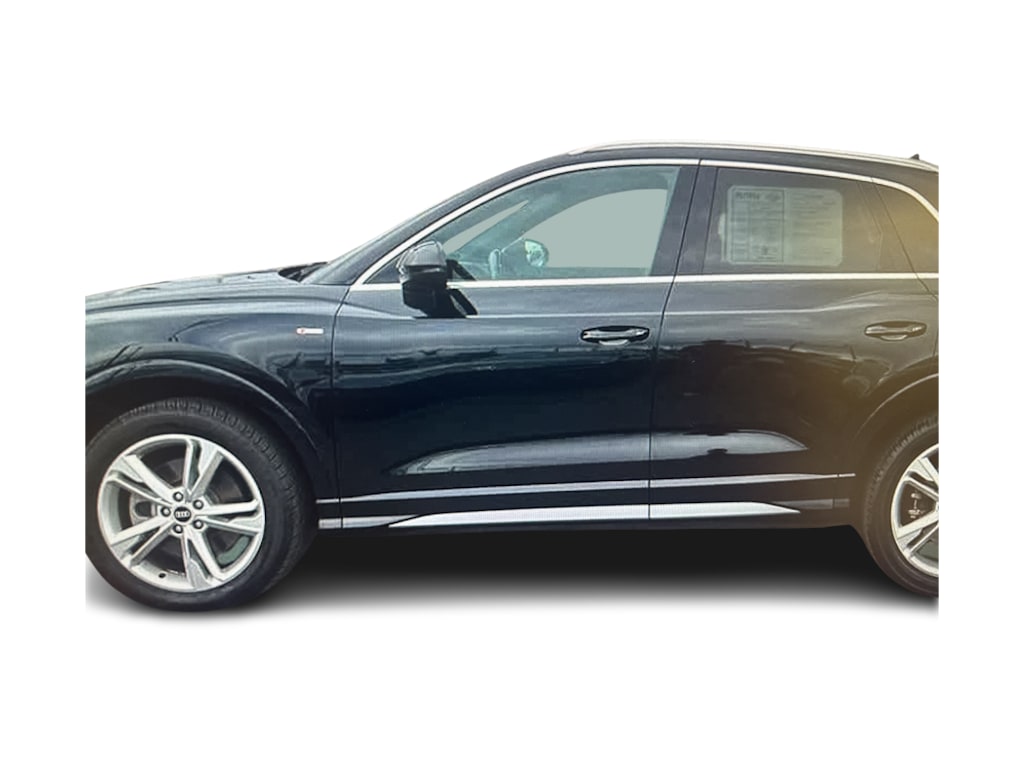 Thumbnail: 2022 Audi Q3 - 15