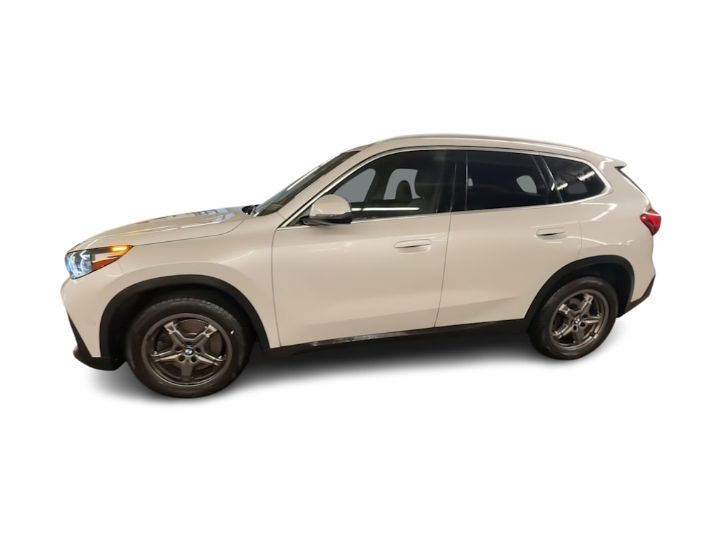 Thumbnail: 2023 BMW X1 - 3