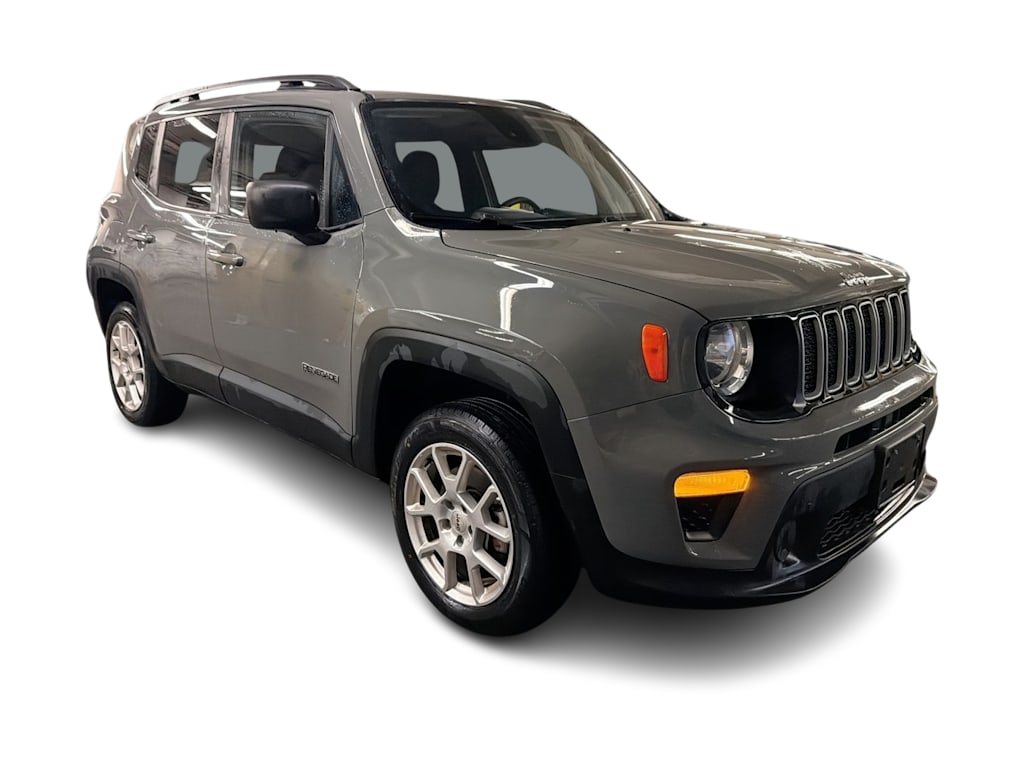Thumbnail: 2022 Jeep Renegade - 17