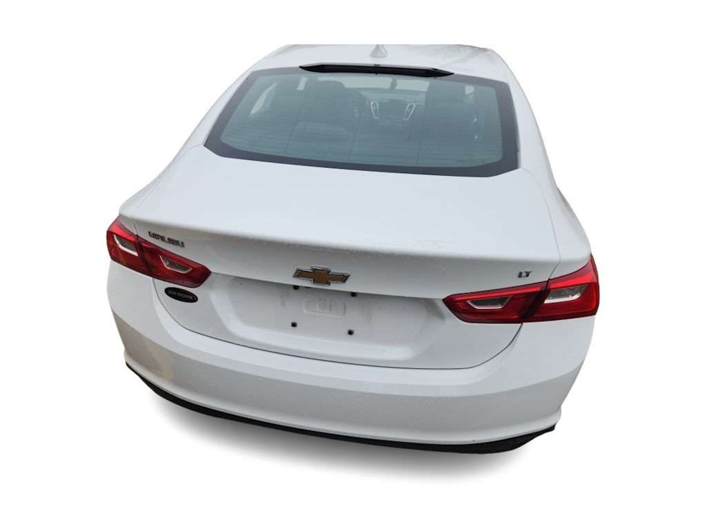 Thumbnail: 2016 Chevrolet Malibu - 3