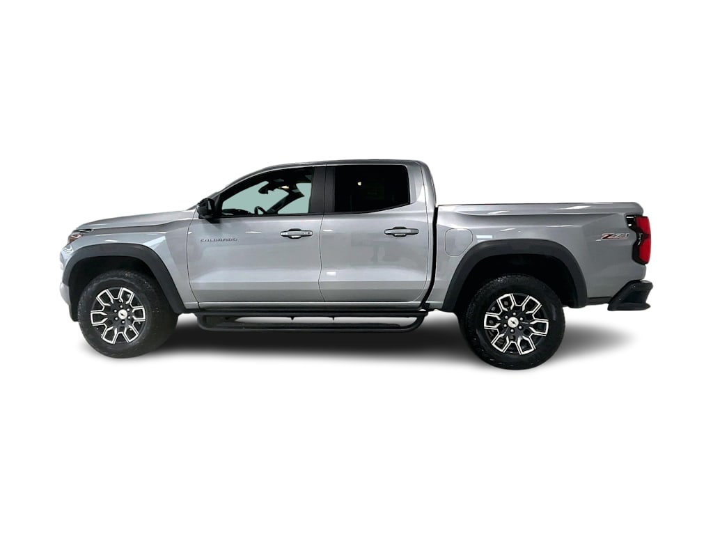 Thumbnail: 2024 Chevrolet Colorado - 3
