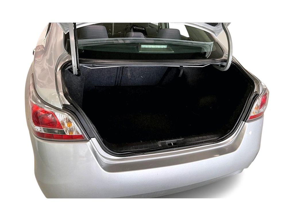 Thumbnail: 2015 Nissan Altima - 18
