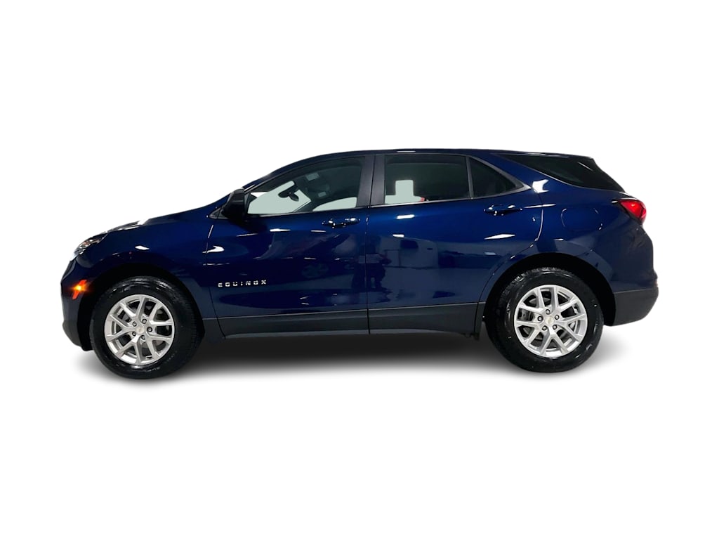 Thumbnail: 2023 Chevrolet Equinox - 3
