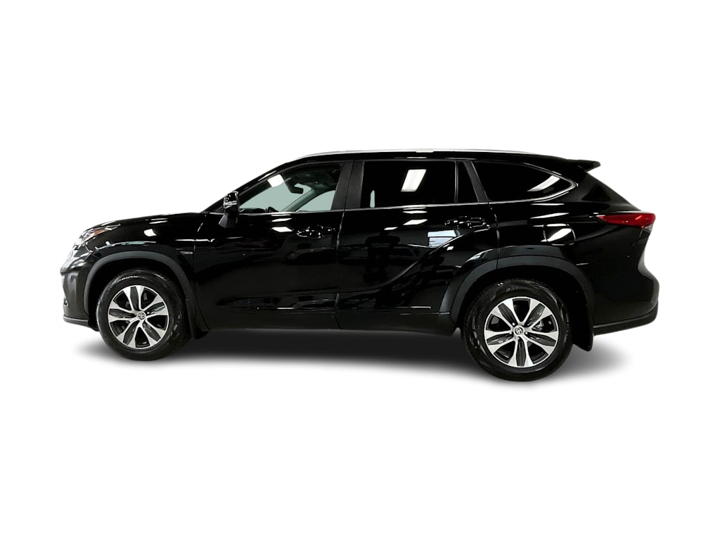 Thumbnail: 2023 Toyota Highlander - 3