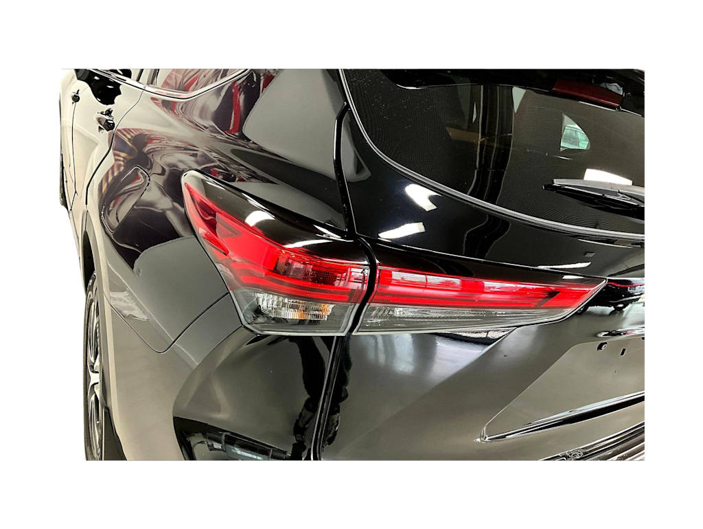 Thumbnail: 2023 Toyota Highlander - 30