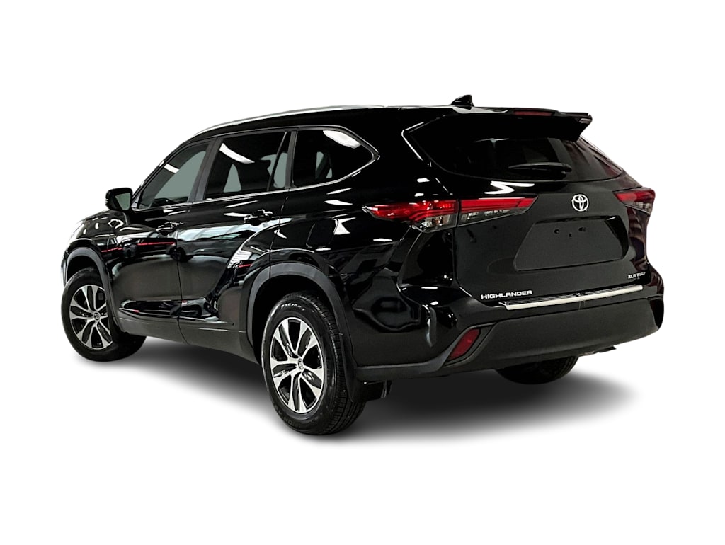 Thumbnail: 2023 Toyota Highlander - 4