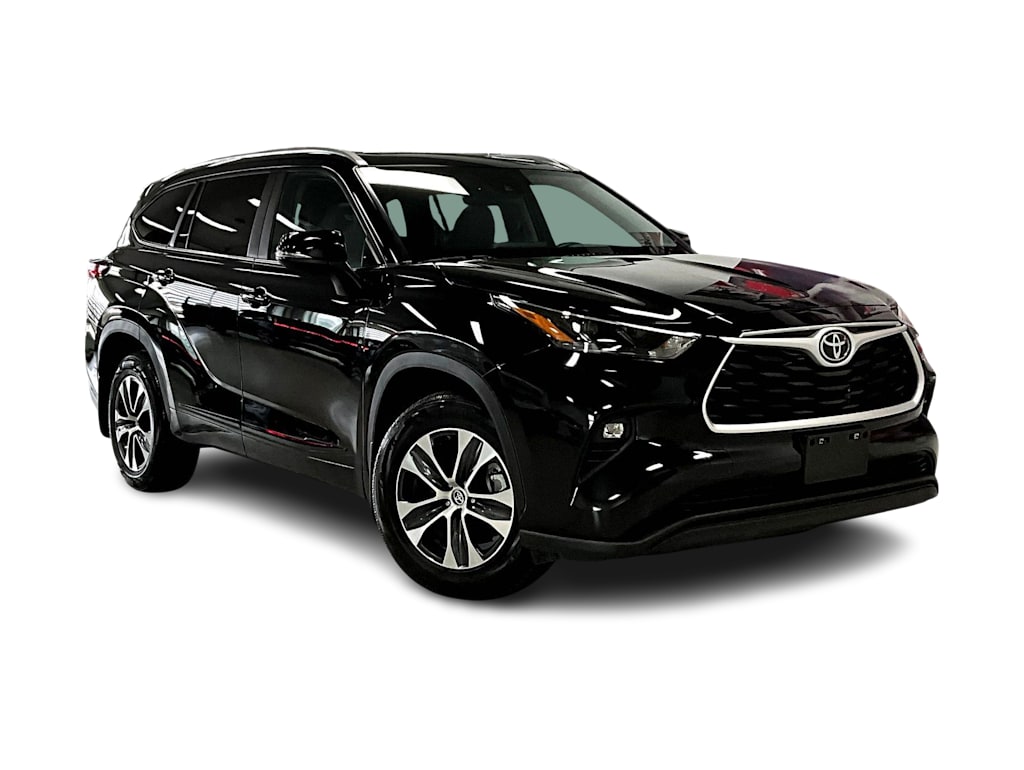 Thumbnail: 2023 Toyota Highlander - 21