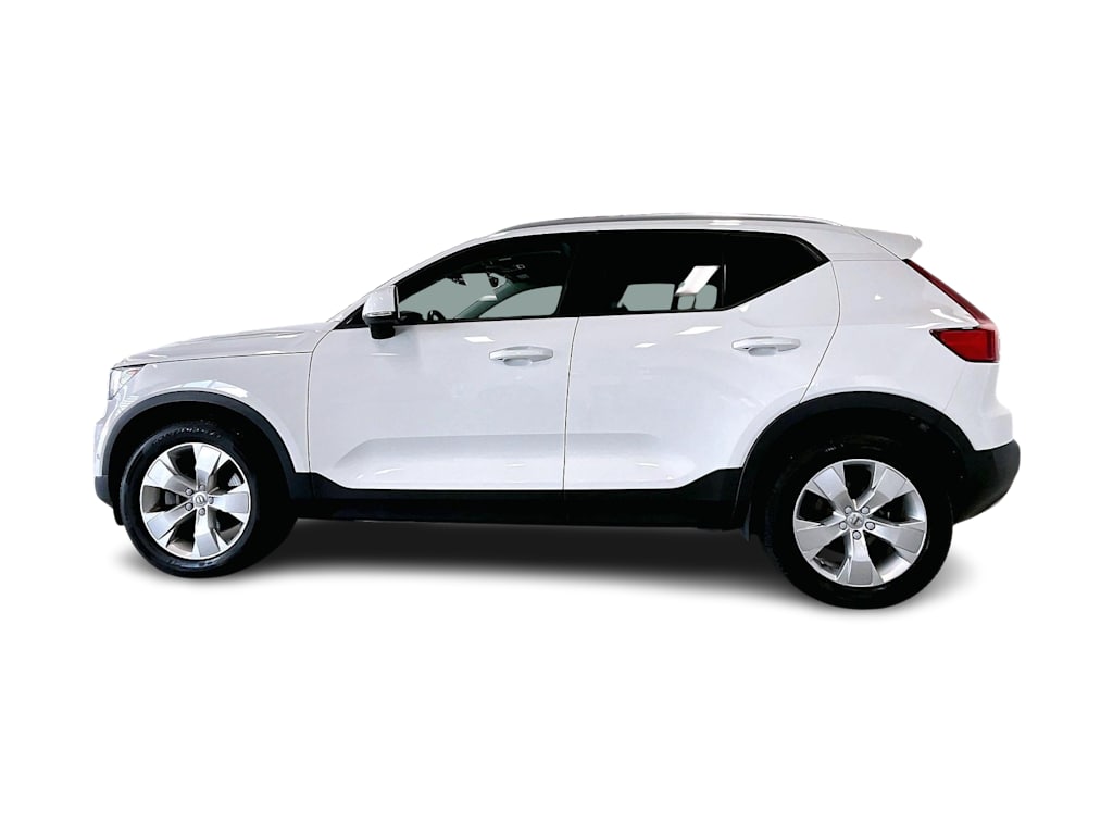 Thumbnail: 2019 Volvo XC40 - 3