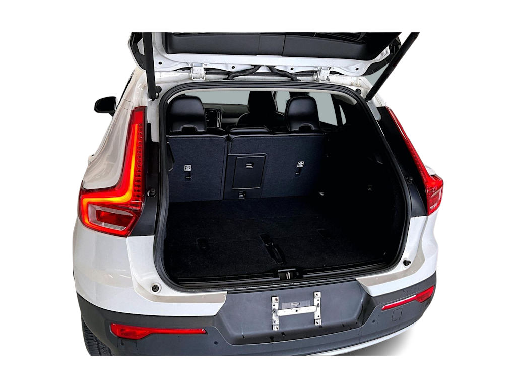 Thumbnail: 2019 Volvo XC40 - 16