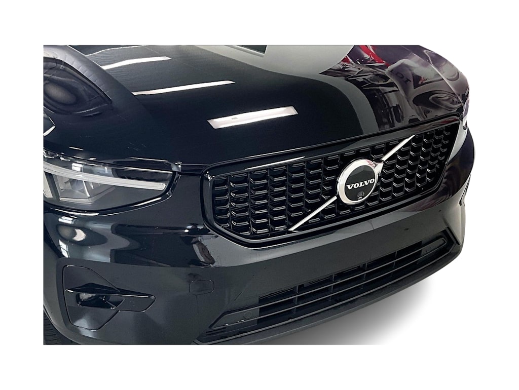 Thumbnail: 2025 Volvo XC40 - 30
