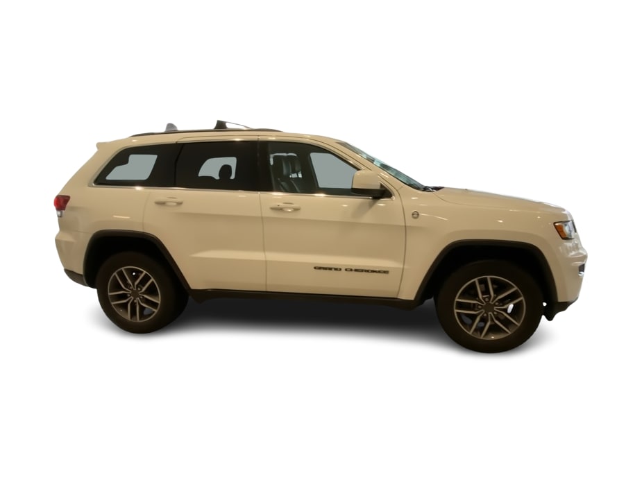 Thumbnail: 2020 Jeep Grand Cherokee - 20