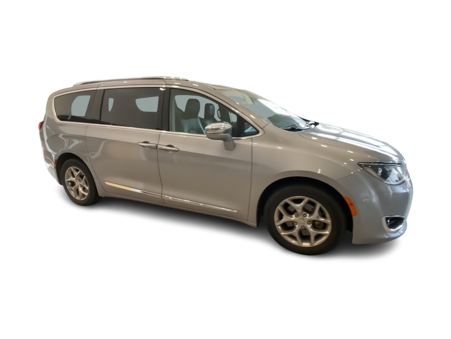 Thumbnail: 2018 Chrysler Pacifica - 16