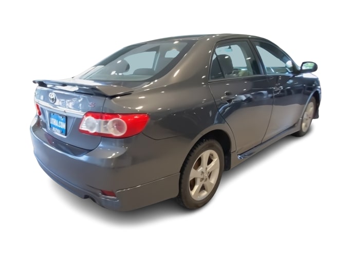 Thumbnail: 2013 Toyota Corolla - 18