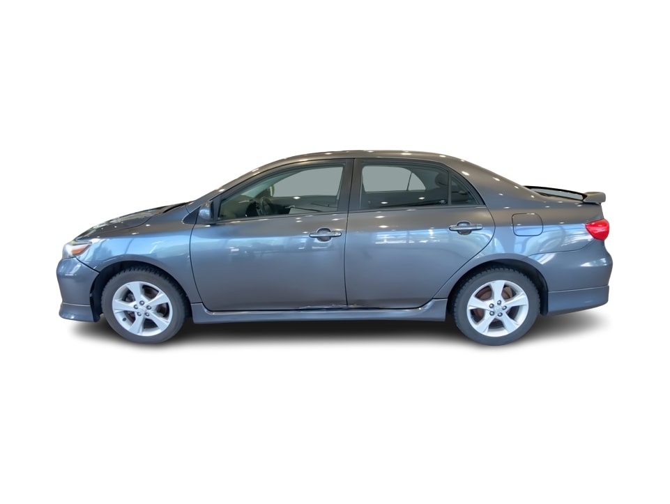 Thumbnail: 2013 Toyota Corolla - 3