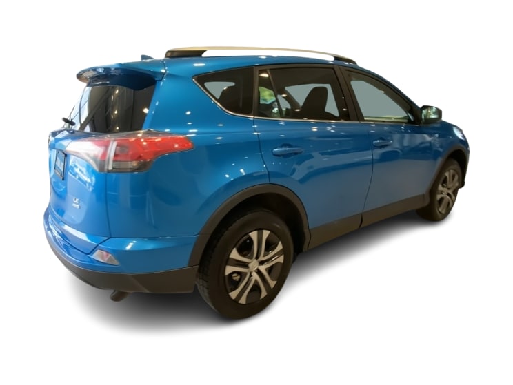 Thumbnail: 2016 Toyota RAV4 - 17