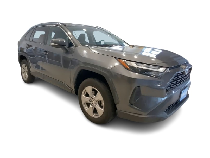 2022 Toyota RAV4 XLE 17