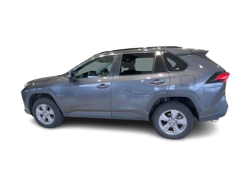 2022 Toyota RAV4 XLE 17