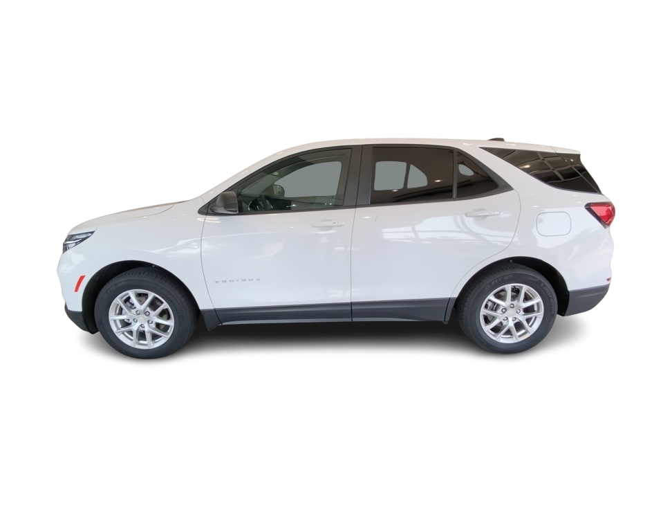 Thumbnail: 2022 Chevrolet Equinox - 3