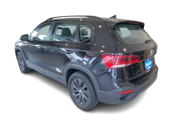 Thumbnail: 2022 Volkswagen Taos - 4