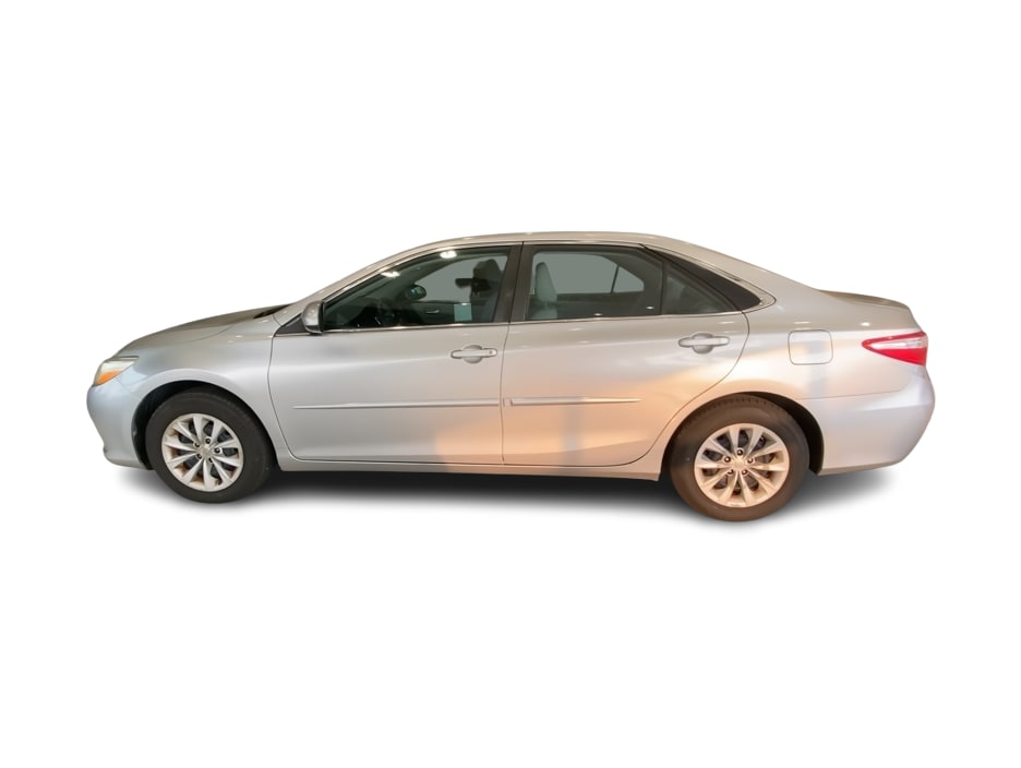 Thumbnail: 2016 Toyota Camry - 3