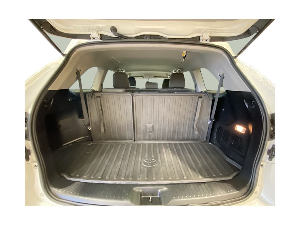 Thumbnail: 2016 Toyota Highlander - 16