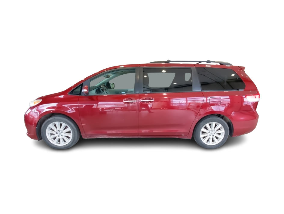 Thumbnail: 2014 Toyota Sienna - 3