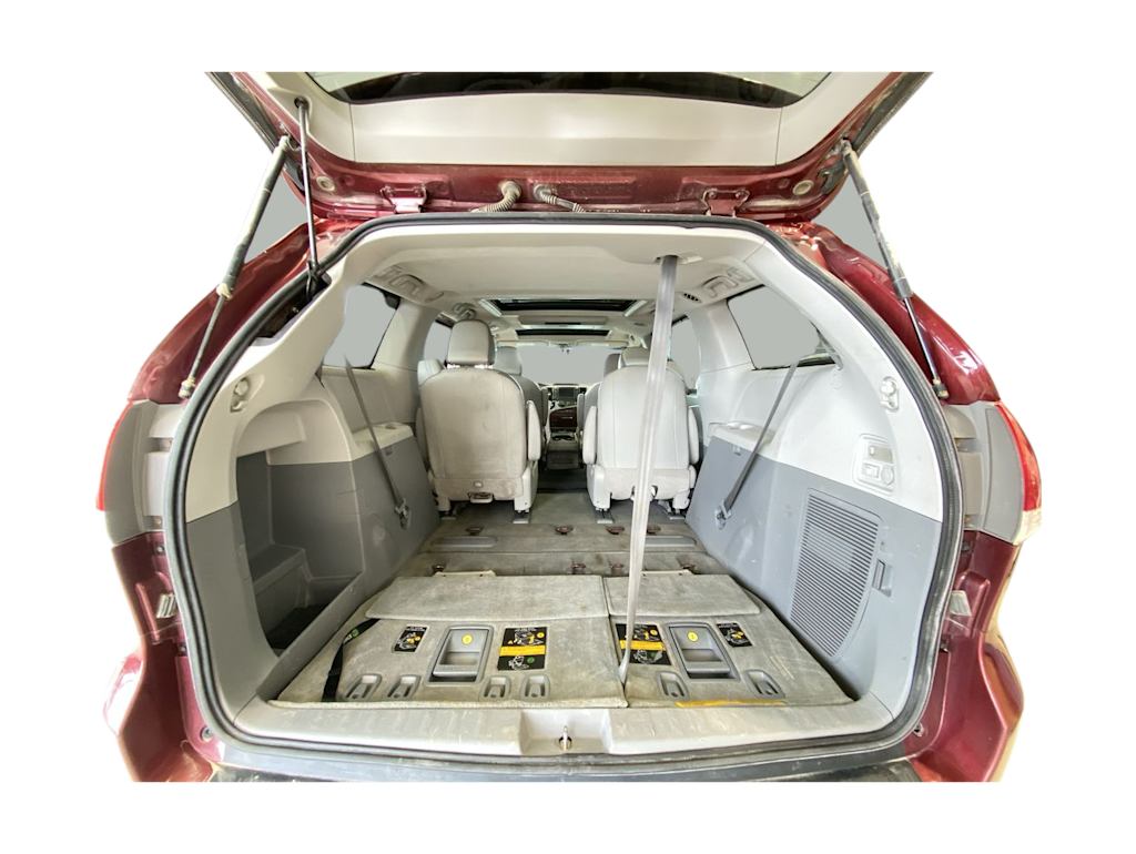 Thumbnail: 2014 Toyota Sienna - 12