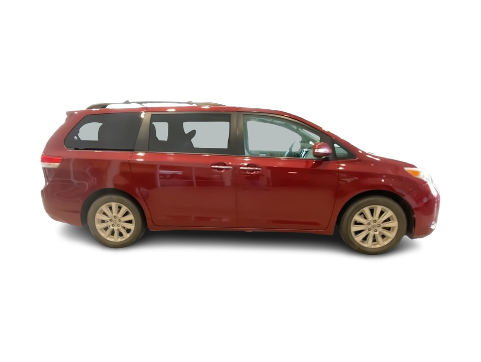 Thumbnail: 2014 Toyota Sienna - 17