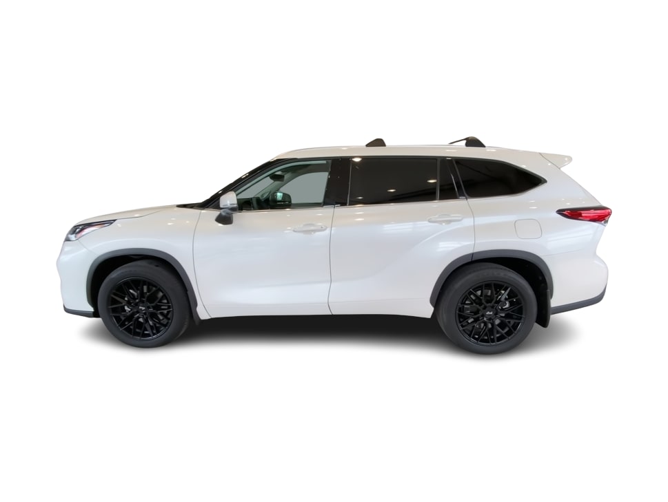 Thumbnail: 2021 Toyota Highlander - 3