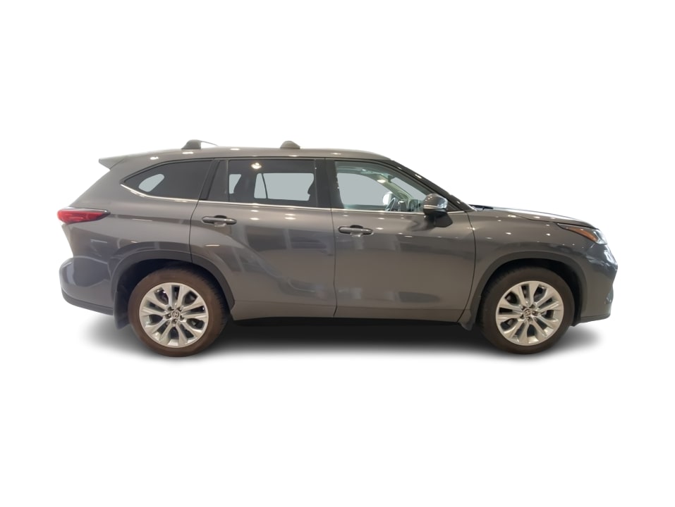 Thumbnail: 2022 Toyota Highlander - 20