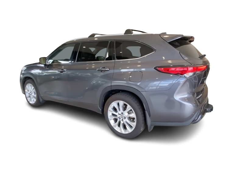 Thumbnail: 2022 Toyota Highlander - 4