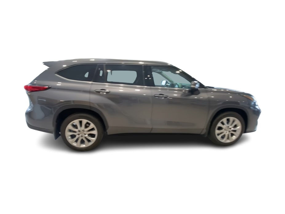 Thumbnail: 2022 Toyota Highlander - 19