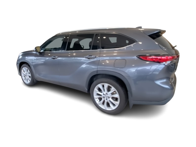 Thumbnail: 2022 Toyota Highlander - 17