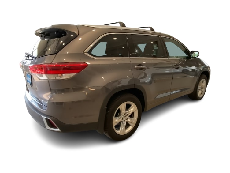 Thumbnail: 2017 Toyota Highlander - 19