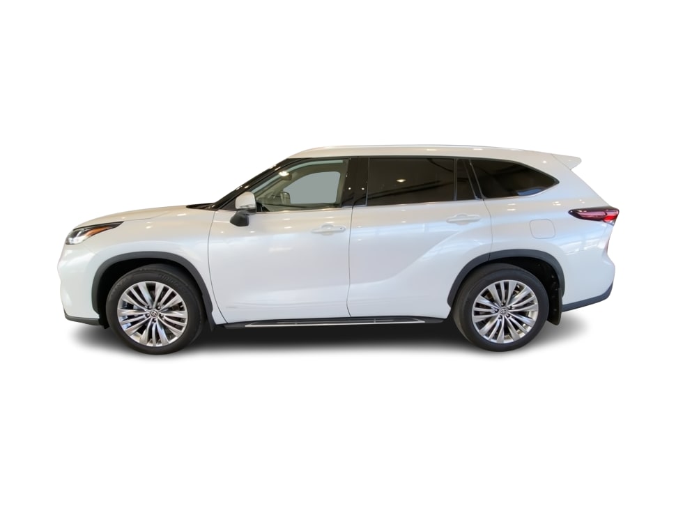 Thumbnail: 2024 Toyota Highlander - 3