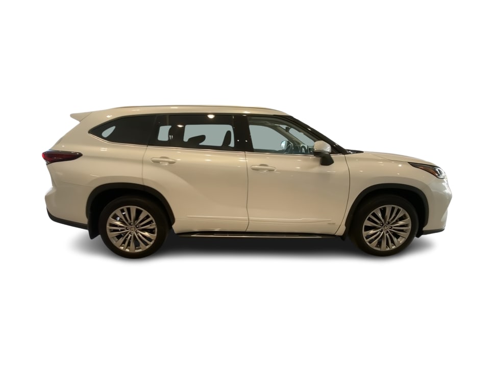 Thumbnail: 2024 Toyota Highlander - 21