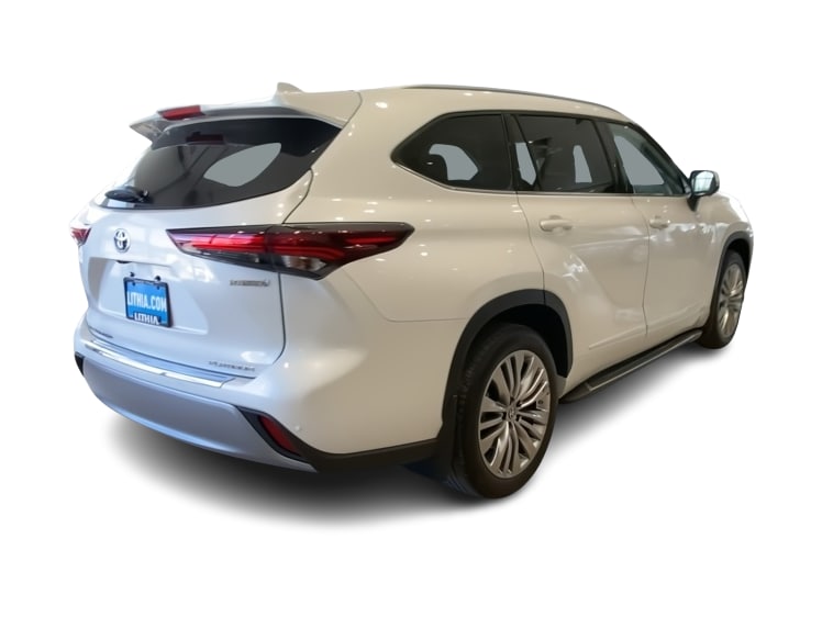 Thumbnail: 2024 Toyota Highlander - 20