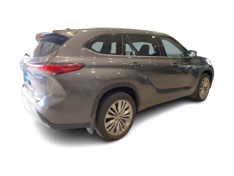 Thumbnail: 2022 Toyota Highlander - 18