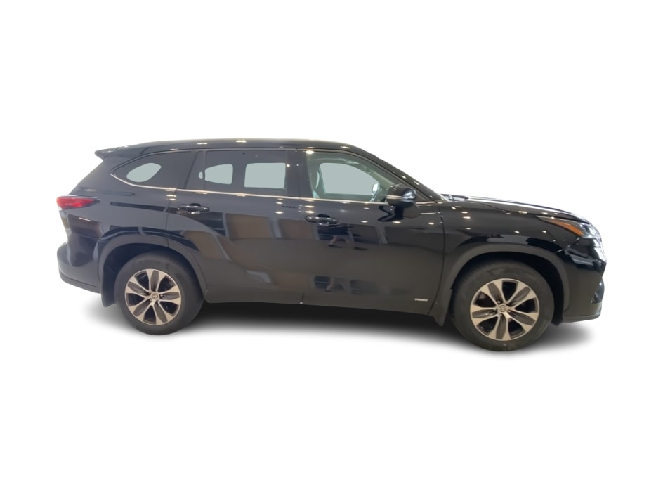 Thumbnail: 2022 Toyota Highlander - 17