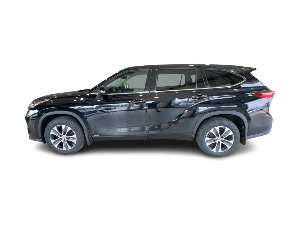Thumbnail: 2022 Toyota Highlander - 3